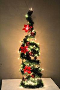 lot 3689 image: 41 Tree Handmade of Wire, Garland and Lights