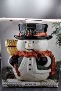 lot 3749 image: Hand Painted Snowman Cookie Jar