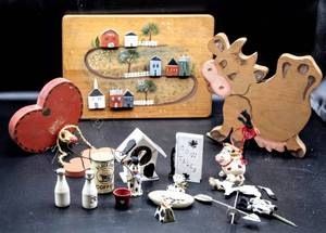 lot 3782 image: Wooden Country Decor Lot