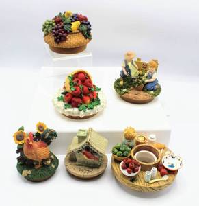 lot 3696 image: (6) Decorative Jar Candle Toppers Lids