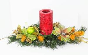 lot 3720 image: Gold & Green Christmas Centerpiece Candle Holder - matches lot 3719