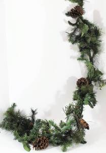 lot 3737 image: 68 Pine with Berries and Pine Cones Garland
