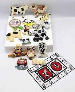 lot 3805 image: 16 Cow Magnets of all kinds