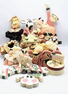 lot 3814 image: Huge Lot of Country Rose Pink Cow Decor - Wood Signs & Wall Hangings, Decorative Box, Cow Dolls, Ornaments and more