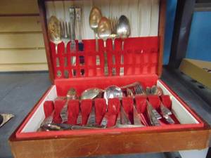 lot 2323 image: Silver Plate Silverware