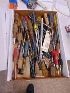 lot 2352 image: Large Lot of Assorted Screwdrivers