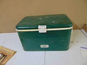 lot 2389 image: 34 Quart Thermos Cooler