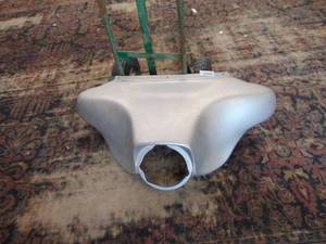 lot 2422 image: Motorcycle Fairing - Unknown Fitment