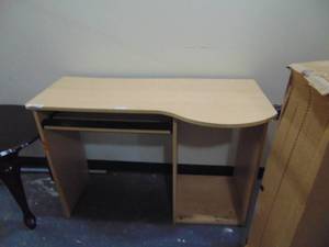 lot 2437 image: Small Desk