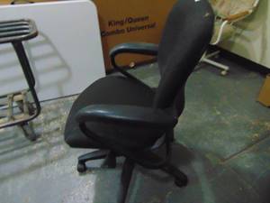lot 2436 image: Used Office Chair