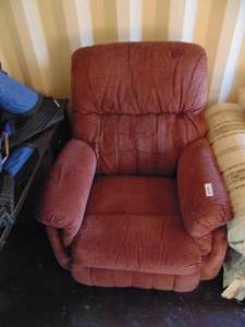 lot 2445 image: Lazy Boy Recliner - Used