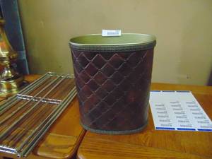 lot 2459 image: Small Trash Can