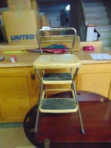 lot 2462 image: Costco Stool