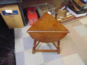 lot 2461 image: Small Triangular Fold Out Table -