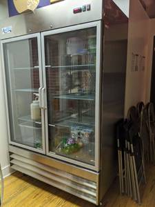 lot 485 image: Avantco Double Door Refrigerator 178SS2RGHC