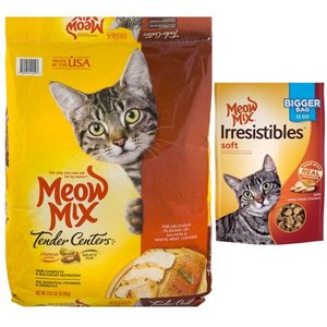 lot 35333 image: Meow Mix Treat the Chicken Lover Bundle