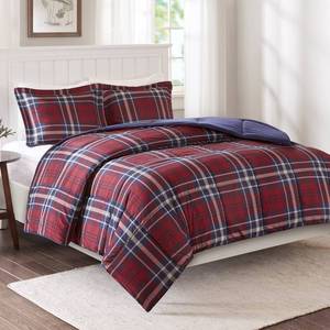 lot 35473 image: Comfort Classics Bengston 3M Scotchgard Down Alternative Comforter Mini Set