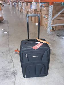 lot 37510 image: Rockland Luggage 1 Piece , Black, Medium