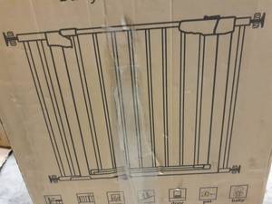 lot 35946 image: Baby Safety Gate