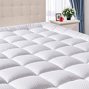 lot 35960 image: Domicare King Mattress Topper