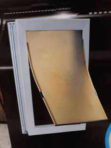 lot 38027 image: XL Dual Flap Dog Door