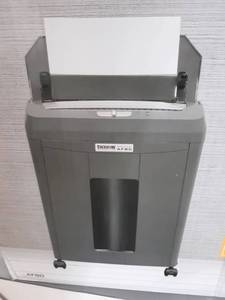 lot 38039 image: Boxis Af80 Autoshred 80-sheet Micro Cut Paper Shredder �� 80-sheet