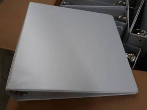 lot 38041 image: 11 White Large Binders