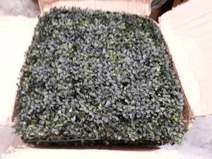 lot 38049 image: Garden Decor