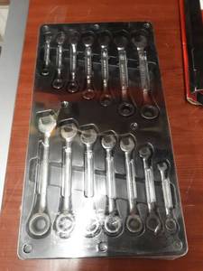 lot 30242 image: Craftsman 14pc Wrench Set