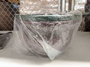 lot 36246 image: Premium Shine Finish Flower Pot Garden Planters 13 Outdo Red & Green.