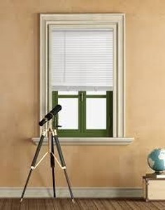 lot 36389 image: Mainstays 1-Inch Vinyl Mini Blind, White