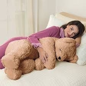 lot 36415 image: Vermont Teddy Bear Giant Cuddle Buddy Bear