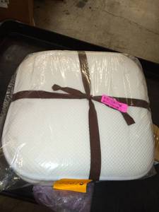 lot 35875 image: 16x16 Memory foam non-slip chair pad seat