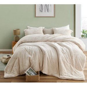 lot 35884 image: The Original Plush Coma Inducer Almond Milk Oversized Comforter- Retail$131.49