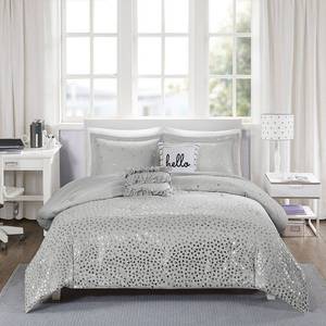 lot 35963 image: Intelligent Design Zoey KingCalifornia King 5-Pc. Metallic Triangle Print Comforter Set Bedding