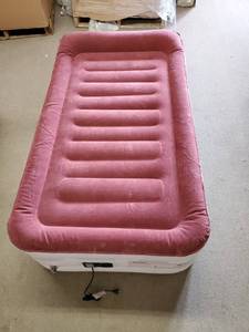 lot 17566 image: Bayka Twin Air Mattress with Build in Air Pump