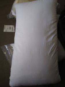 lot 1100 image: Pair of King Size Pillows