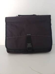 lot 1091 image: Targus 15.6 Messenger Laptop Case