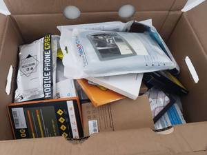 lot 1103 image: 62 Piece Assorted Phone CaseScreen Protector Lot