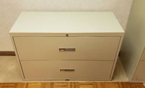 lot 6013 image: Metal Office Lateral Filing Cabinet  42 in. x 18 in. x 28 in.  No Keys