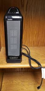 lot 6014 image: Lasko Oscillating Heater  Works  16 in. tall