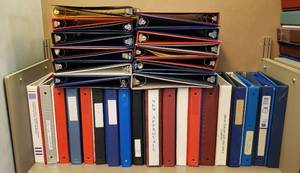 lot 6035 image: Lot of 1 in. Binders  Various Colors
