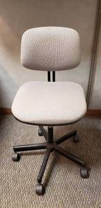 lot 6041 image: HON Tweed Material Office Chair  Seat Measures 16 in.