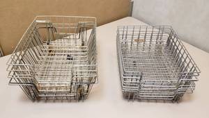 lot 6049 image: Lot of Wire InOut Baskets