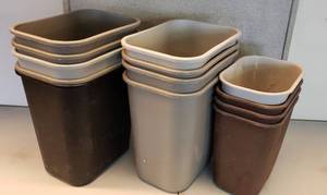 lot 6059 image: Lot of Rubbermaid Waste Cans  2 Sizes
