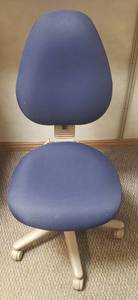 lot 6088 image: Haworth Blue Smooth Fabric Office Chair  Seat Measures 18 in.
