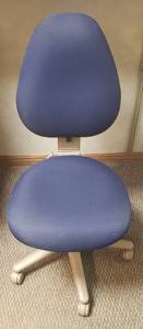 lot 6091 image: Haworth Blue Smooth Fabric Office Chair  Seat Measures 18 in.