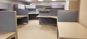 lot 6230 image: Blue Tweed Cubicle Work Station  One 5 ft., Eight 4 ft., Three 3 ft. and 30 in. Panel  Room Size 21x 14 ft.
