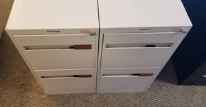 lot 6239 image: Lot of 2 Cream Metal 2 Drawer Filing Cabinets