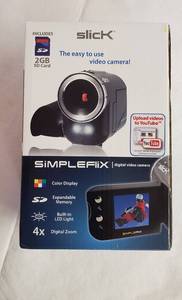 lot 6262 image: SLICK SIMPLEFLIX DIGITAL VIDEO CAMERA 4X DIGITAL ZOOM  NIB
